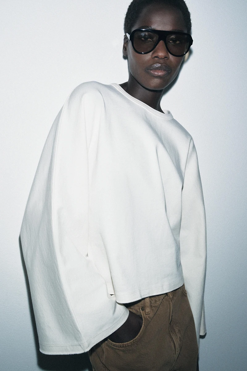 CAPE SLEEVE T-SHIRT