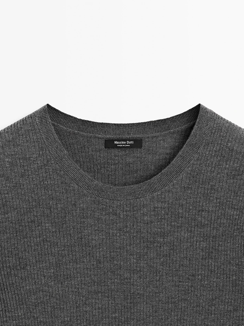 Pull laine en maille côtelée