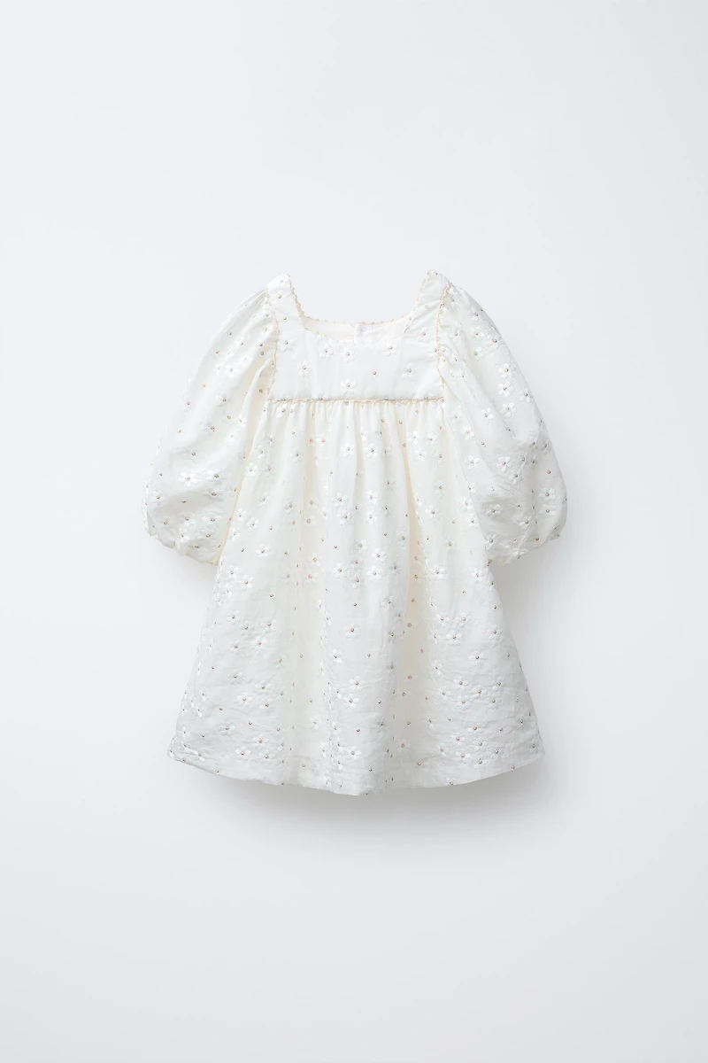 ROBE EN ORGANZA À MARGUERITES BRODÉES