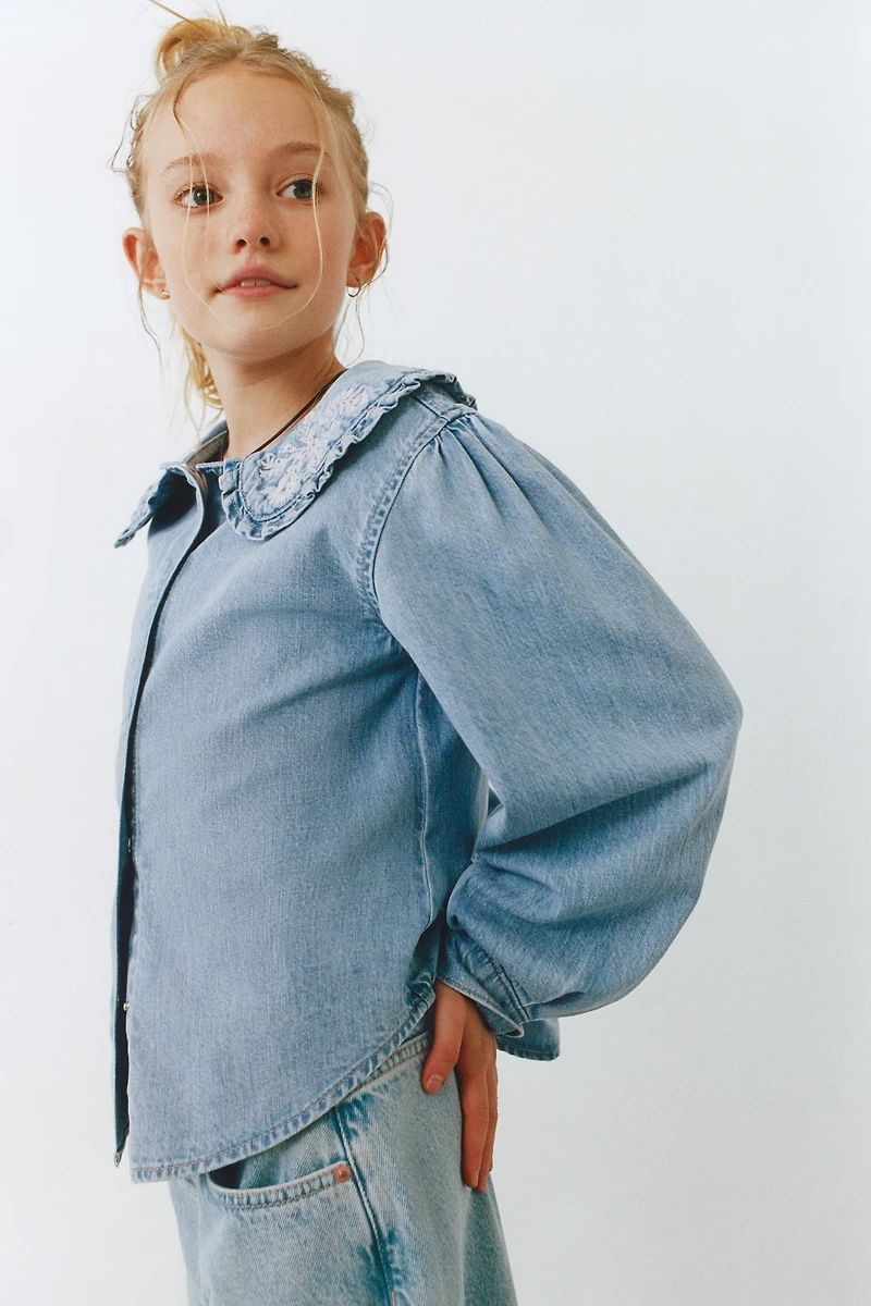 DENIM SHIRT WITH EMBROIDERED FLORAL COLLAR
