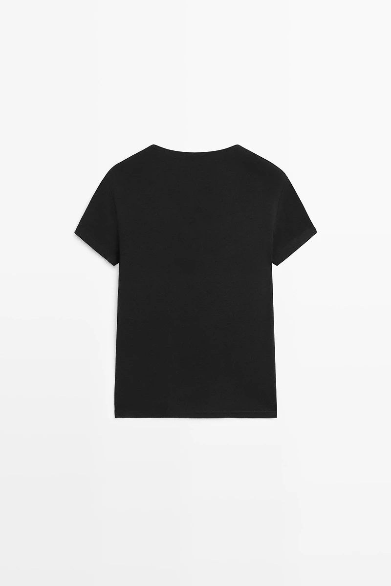 T-shirt col en V détails dentelle