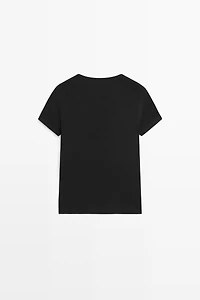 T-shirt col en V détails dentelle