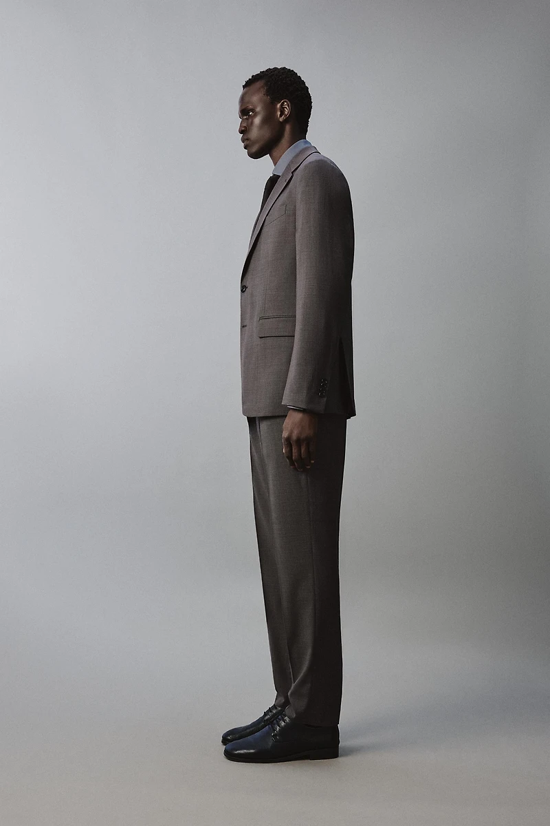 TEXTURED SUIT BLAZER