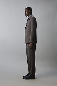 TEXTURED SUIT BLAZER