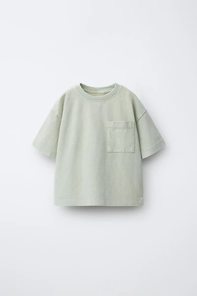 T-SHIRT TEINT EN PIÈCE À POCHE