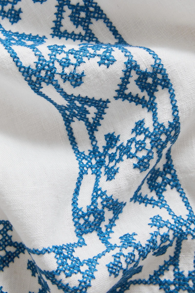 GEOMETRIC EMBROIDERED LINEN TABLECLOTH