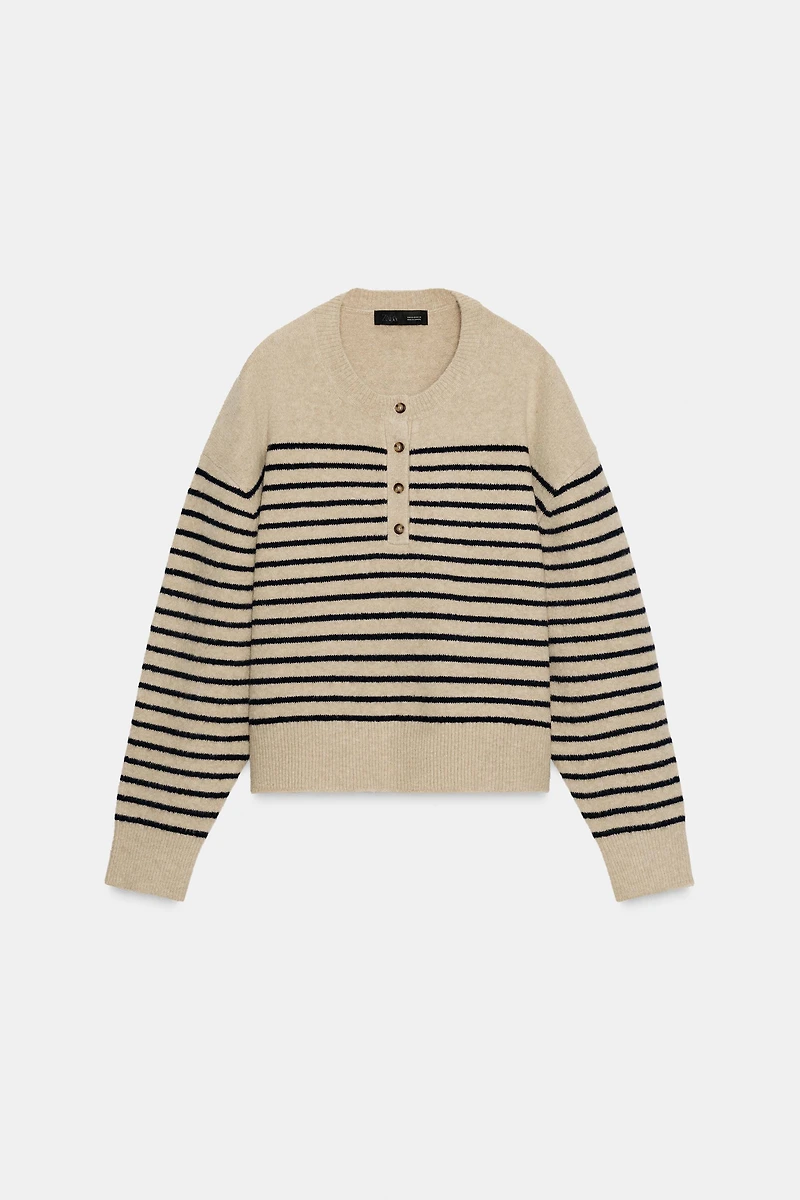 PULL EN MAILLE À RAYURES