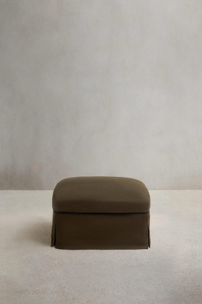 FOOTSTOOL 01