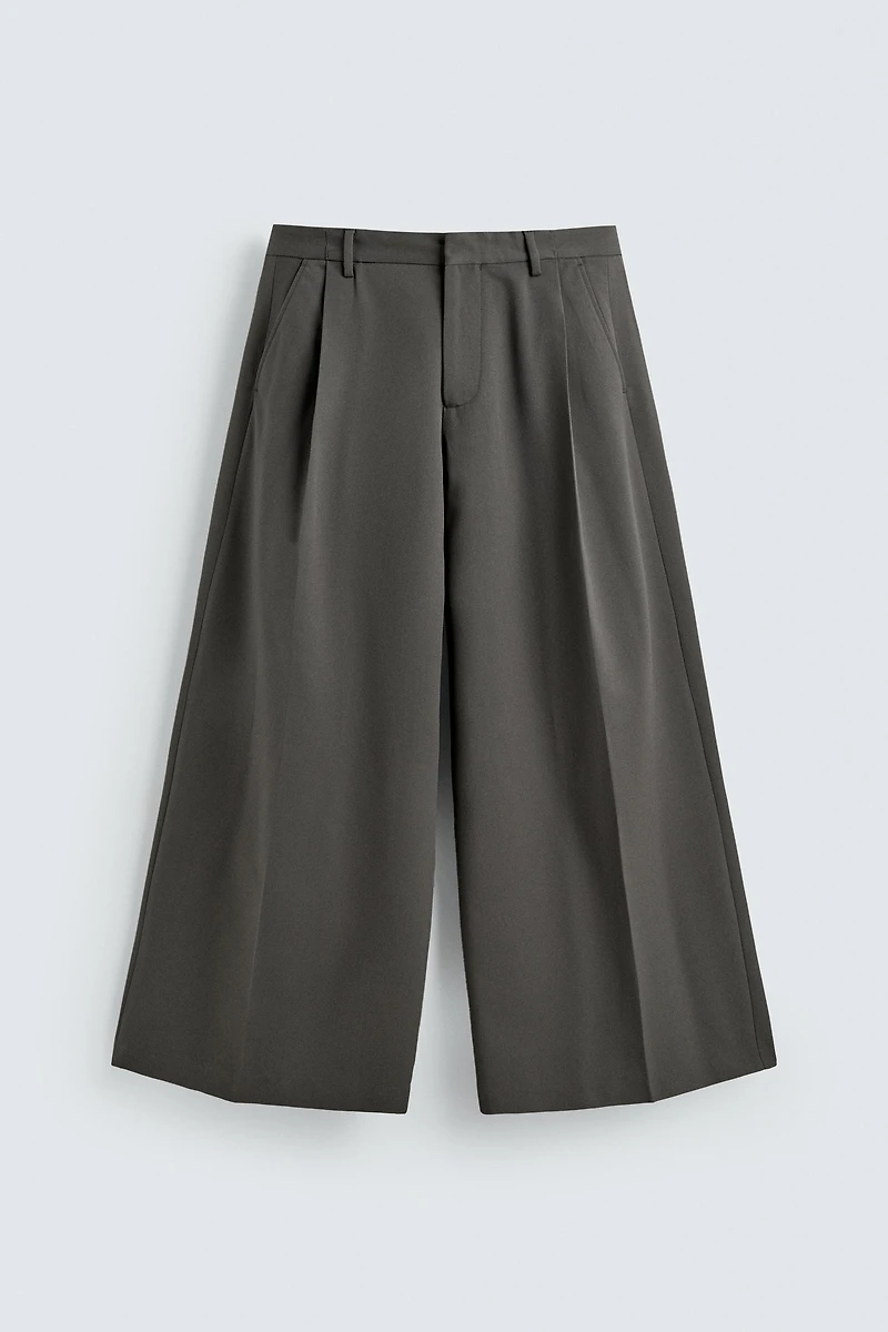 PLEATED WIDE FIT PANTS