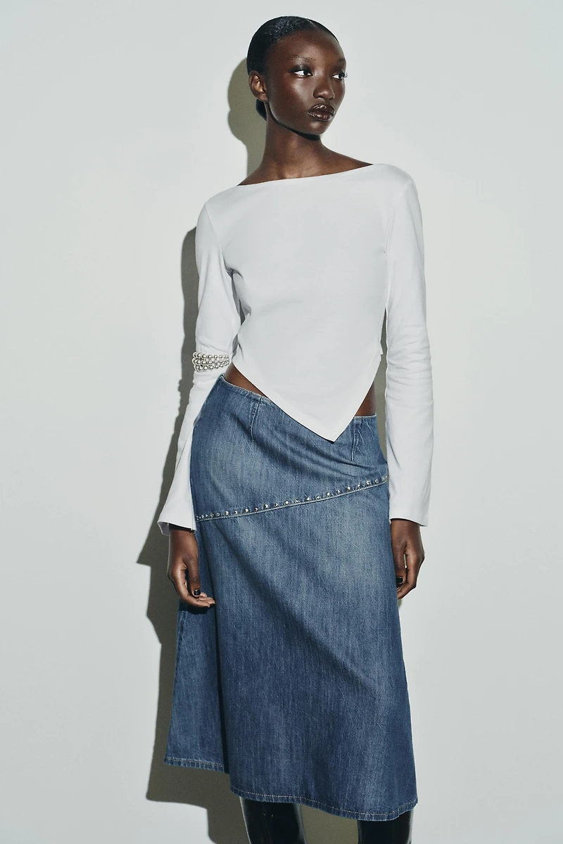 ASYMMETRIC BOAT NECK T-SHIRT