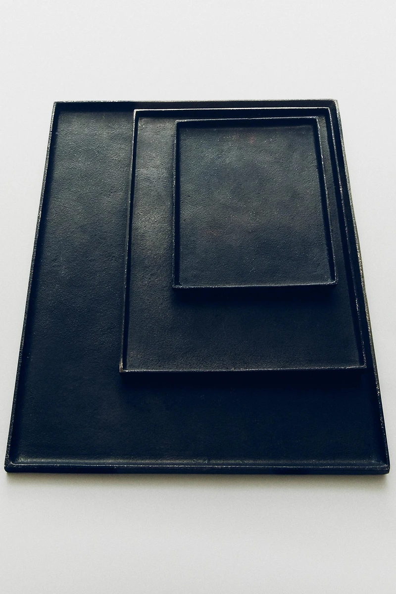 DECORATIVE METAL TRAY
