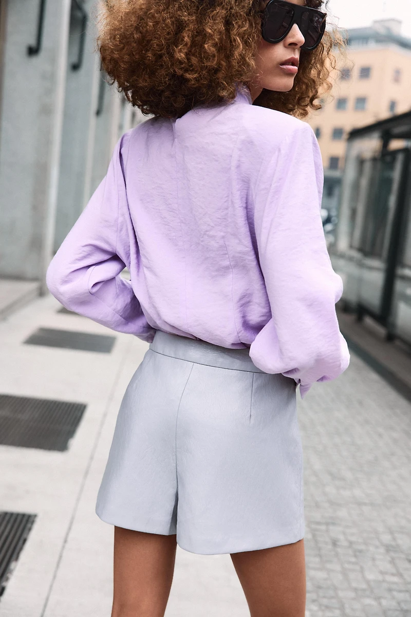 BLOUSE FLUIDE À ÉPAULETTES