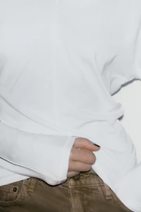 COTTON V-NECK T-SHIRT