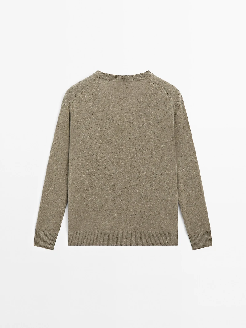 Knit 100% cashmere V-neck sweater