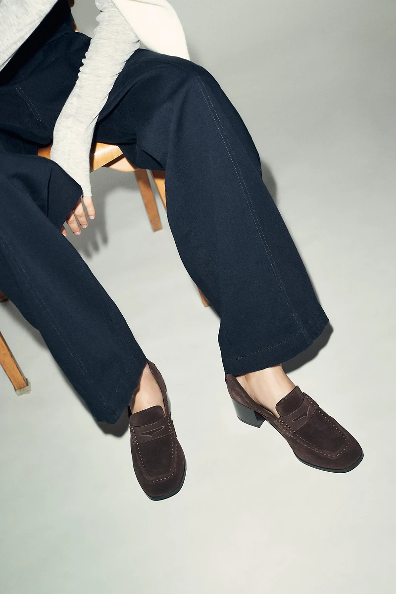 SPLIT SUEDE HEEL LOAFERS