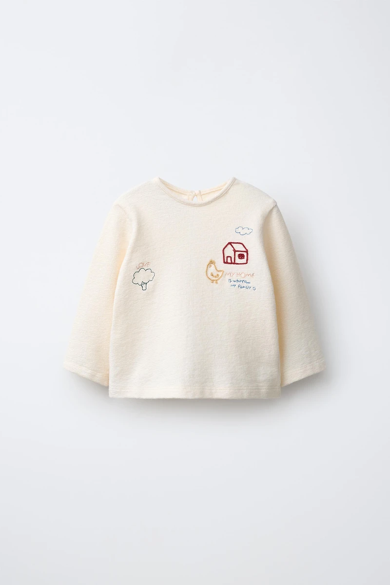 EMBROIDERED DETAIL T-SHIRT