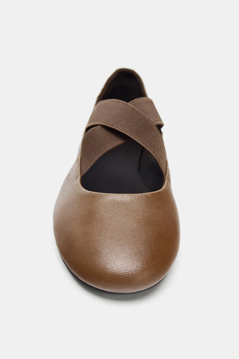 LEATHER BALLET FLATS WITH ELASTIC STRAPS