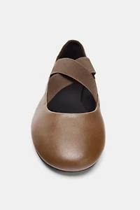 LEATHER BALLET FLATS WITH ELASTIC STRAPS