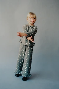 PANTALON EN MOLLETON IMPRIMÉ À VOLANTS