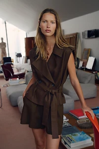 BELTED DOUBLE-BREASTED LINEN VEST