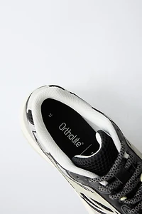 MESH SNEAKERS