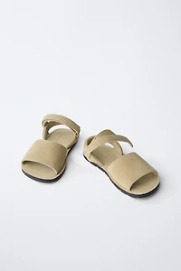 SANDALES EN CUIR