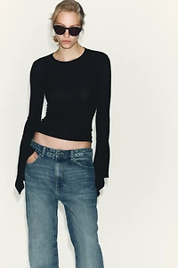 RUFFLED SLEEVE T-SHIRT