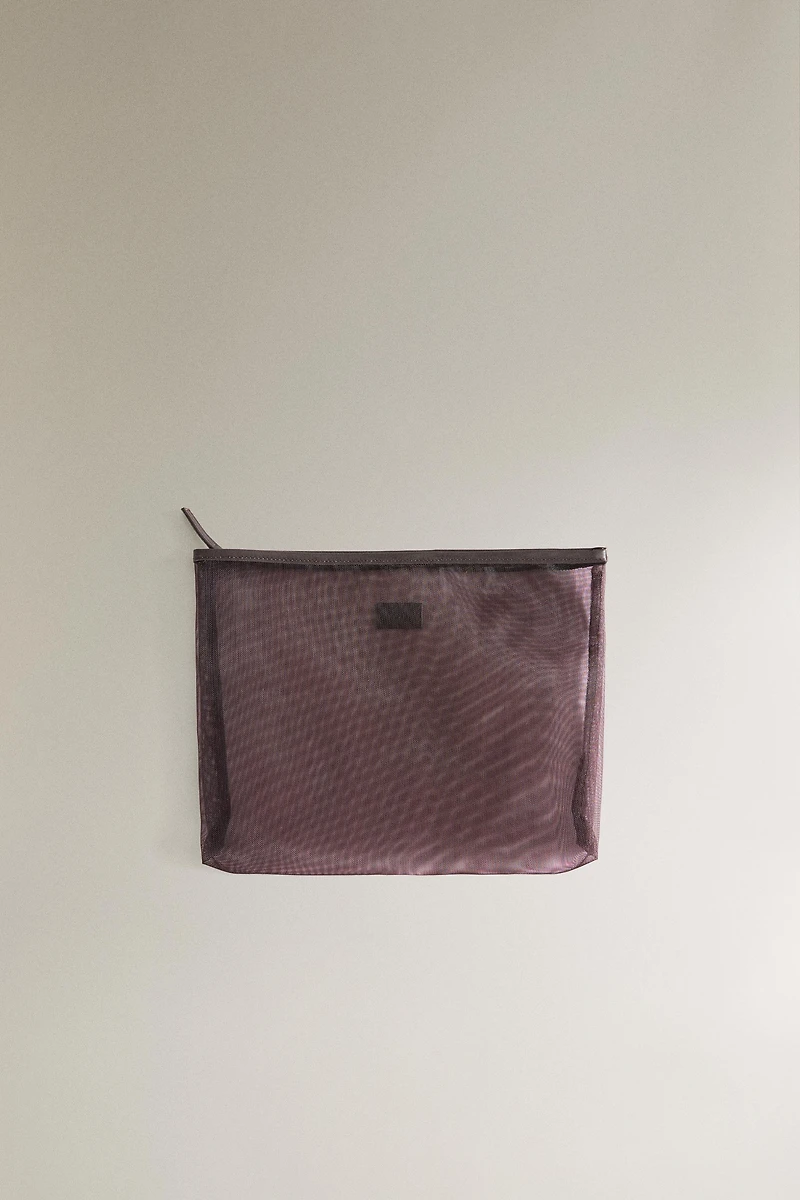 MEDIUM MESH MAKEUP BAG