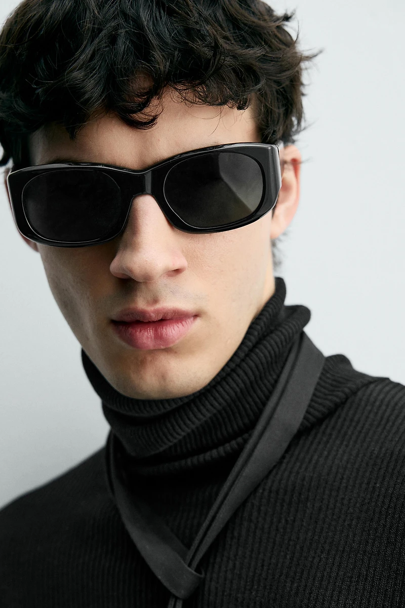 PULL LÉGER CÔTELÉ