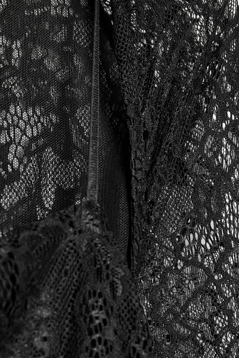 ROBE MIDI EN DENTELLE À MANCHONS