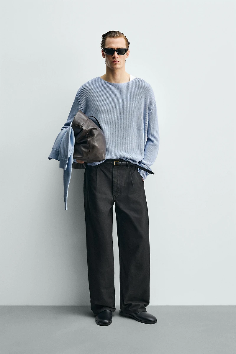 WIDE FIT PLEATED PANTS