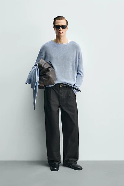 WIDE FIT PLEATED PANTS