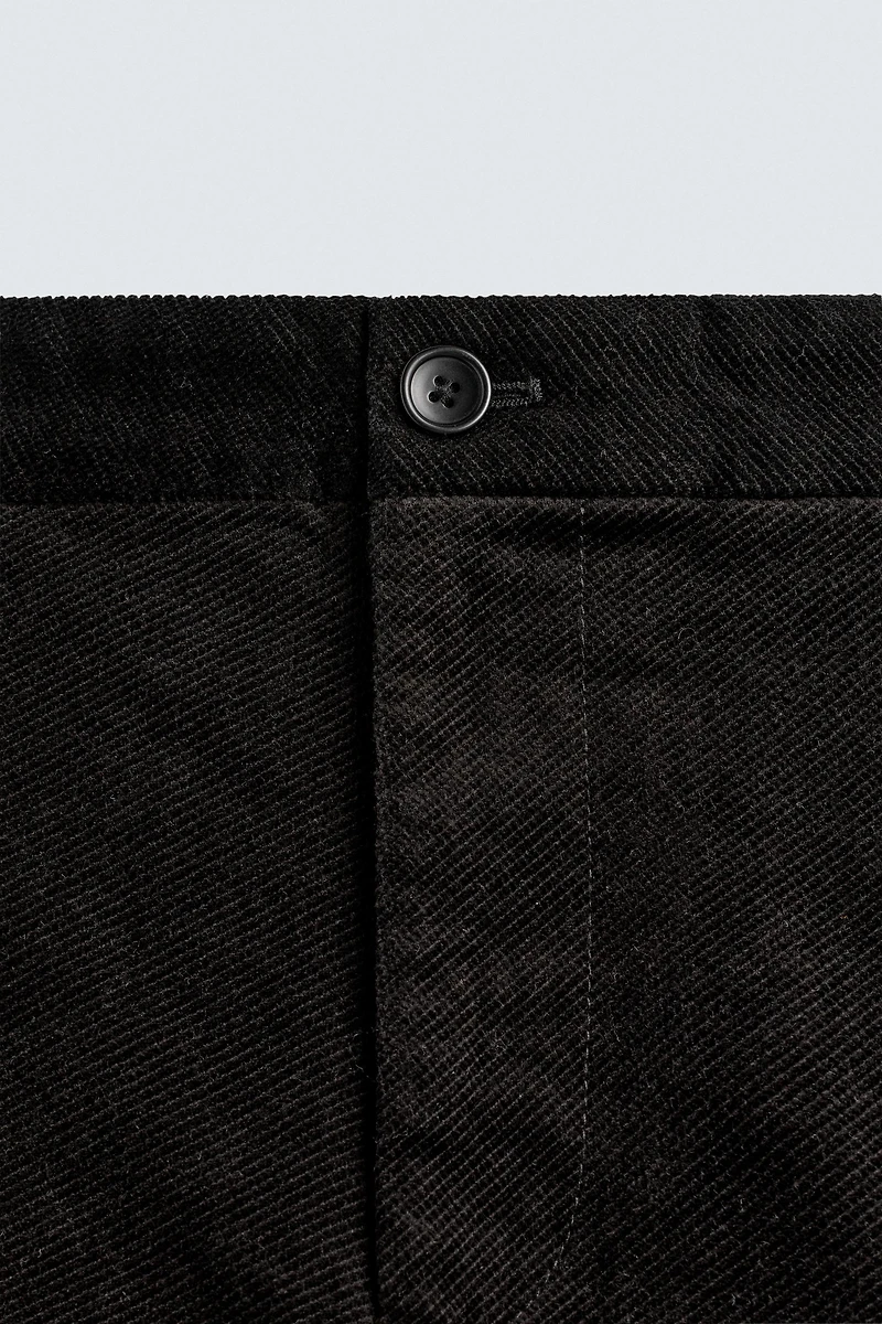 PANTALON COUPE CAROTTE STRUCTURÉ