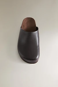 MINIMAL LEATHER CLOGS