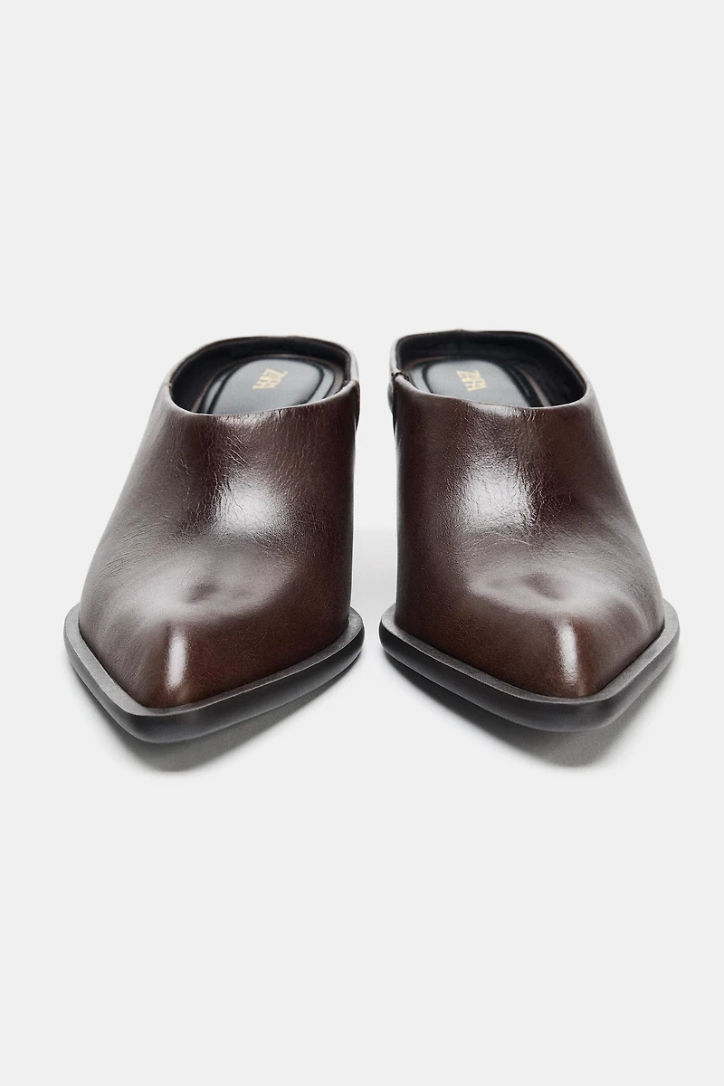 LEATHER TRIM CLOGS