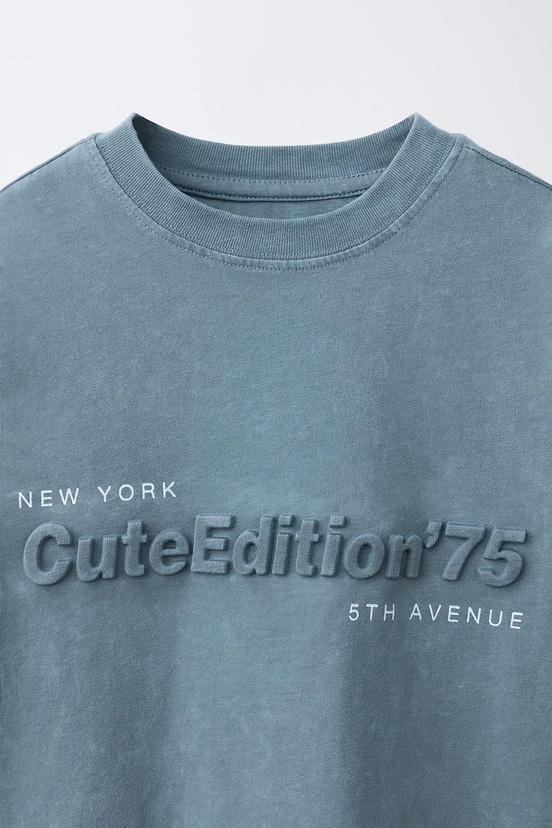 T-SHIRT IMPRIMÉ EN RELIEF