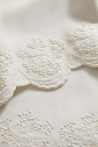 CHEMIN DE TABLE BRODÉ DENTELLE