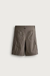 RELAXED FIT PLEATED CARGO SHORTS
