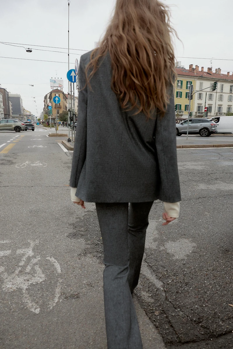 VESTE DROITE À ÉPAULETTES