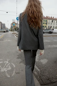 VESTE DROITE À ÉPAULETTES