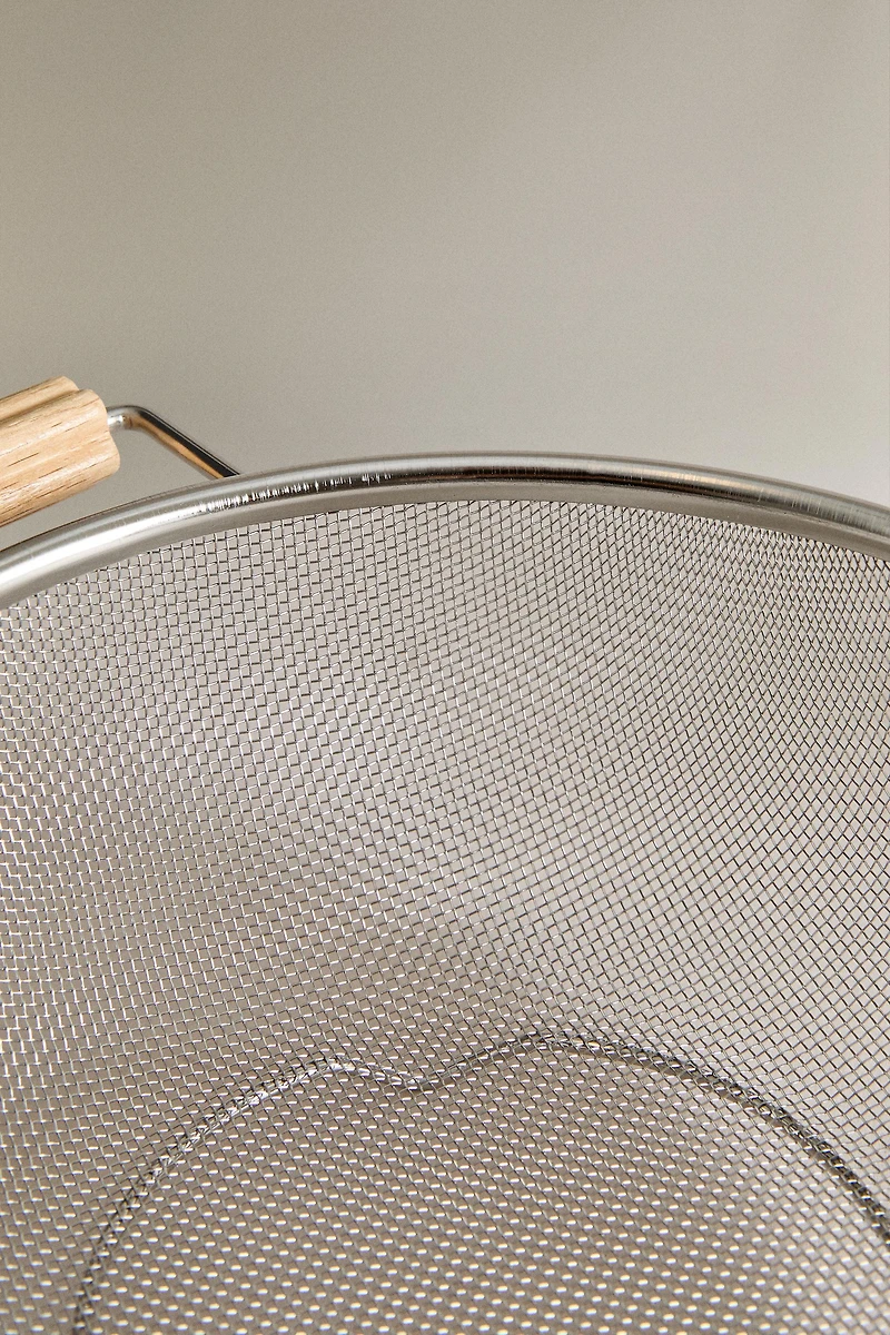 KITCHEN COLANDER WOODEN HANDLES