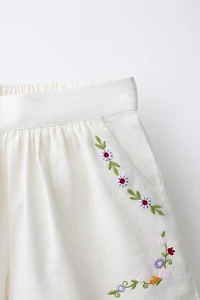 EMBROIDERED FLORAL COTTON LINEN SHORTS