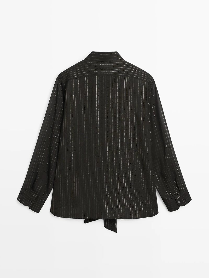 Flowing shirt with scarf collar