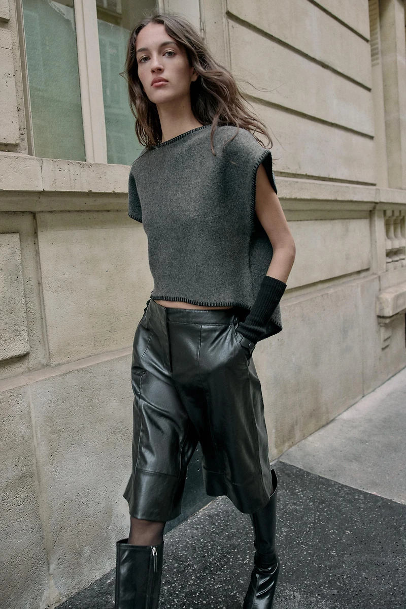 CONTRAST TOPSTITCH KNIT VEST