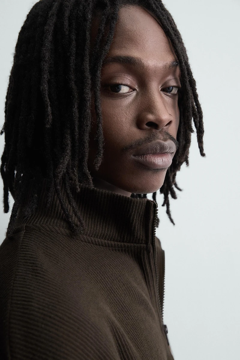 PRINTED QUARTER-ZIP SWEATSHIRT