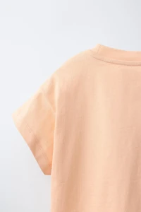 T-SHIRT À PIÈCE BRODÉE