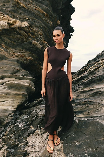 ROBE BIMATIÈRE EN MAILLE CUT OUT