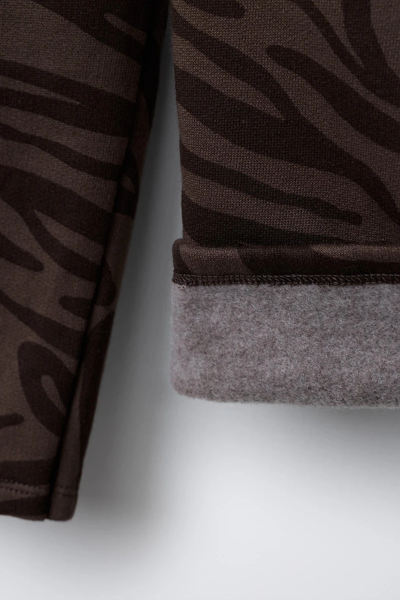 ENSEMBLE DE JOGGING AVEC SWEAT ET PANTALON IMPRIMÉS