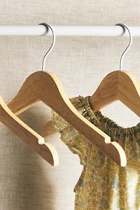 PACK OF CHILDREN’S WOODEN HANGERS (PACK OF 4)