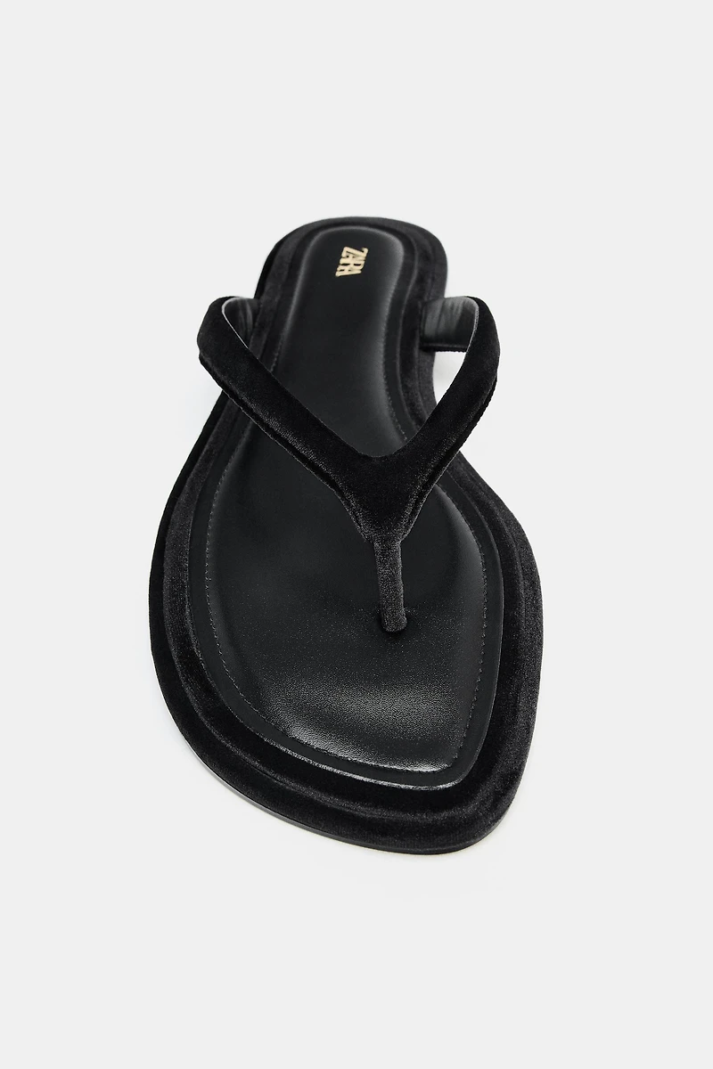 VELVET EFFECT FLAT SANDALS